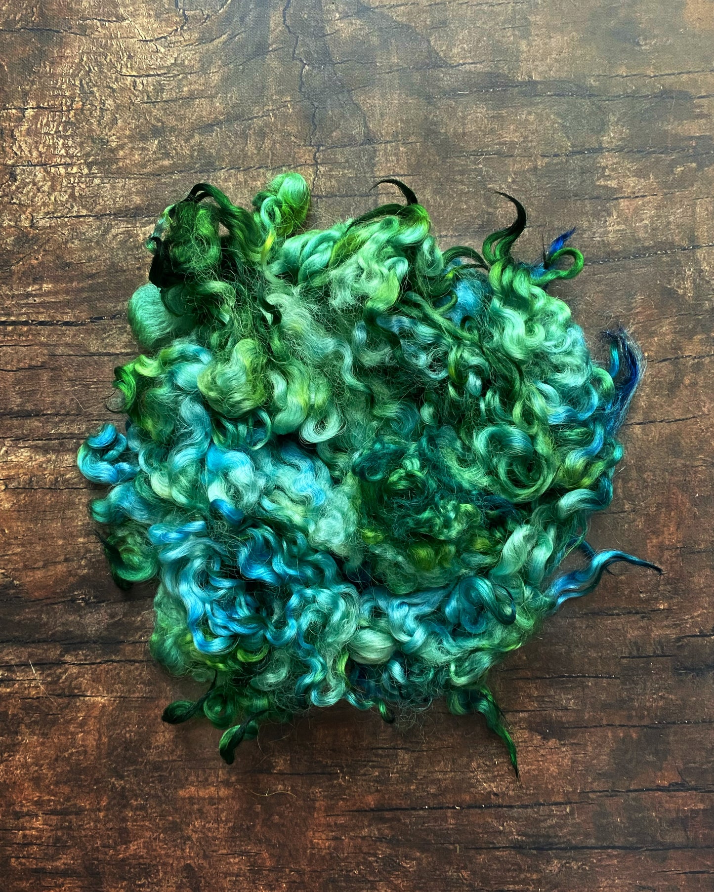 Dyed Border Leicester Cloud - Aurora Whisper